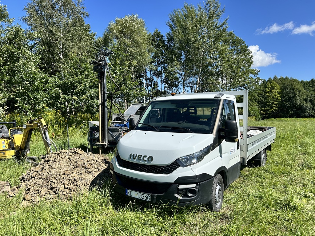Sprzęt Warax do wiercenia studni głębinowych w Krośnie i na Podkarpaciu.